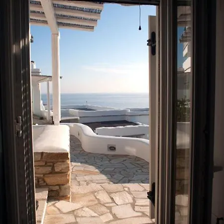 Vega * Tinos