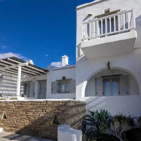 Vega * Tinos